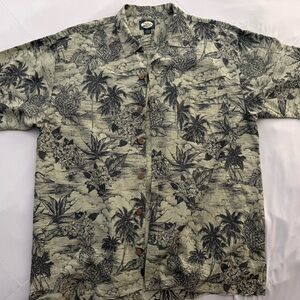 Tommy Bahama Hawaiian Shirt Men’s Medium Pineapple Palm Print Camp Shirt
